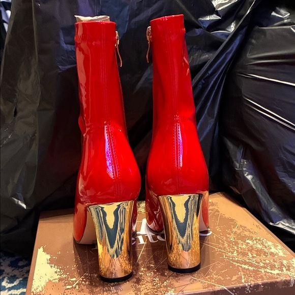 NWT Red Patent Leather Wide Calf Ankle Boots size 6.5 - Picture 2 of 8